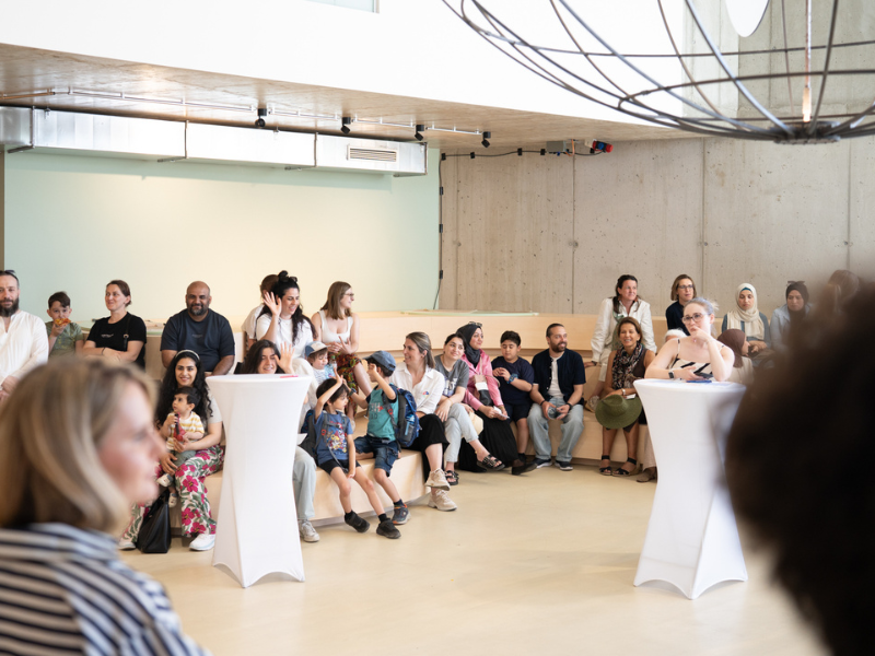 Einige Besucher:innen des Family Days im CAPE 10.